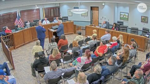 Alcalde de Pemberton embiste a crítico en reunión municipal de Nueva Jersey