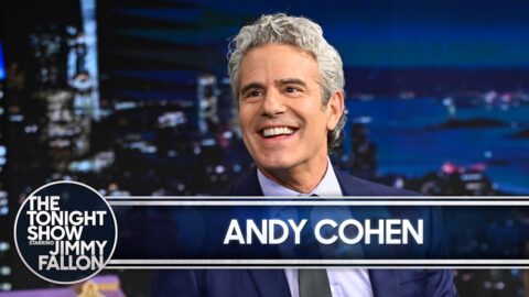 Andy Cohen responde a la foto viral en traje de baño