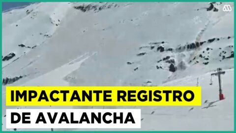 Avalancha de nieve sorprende en sector cordillerano de Farellones