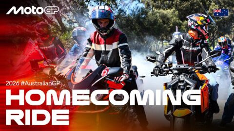 Caravana de pilotos de MotoGP rumbo a Phillip Island