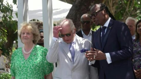 Carlos III reflexiona en Guyana sobre atrocidades pasadas
