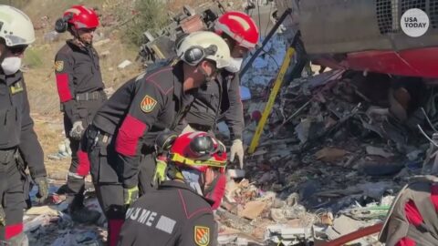 Choque de trenes de alta velocidad en España deja 64 muertos