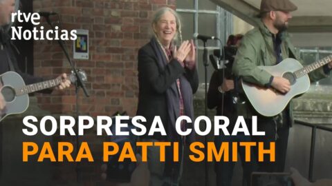 Coro asturiano canta ‘People Have the Power’ con Patti Smith en Oviedo