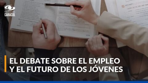 Debate sobre empleo y futuro de jóvenes colombianos tras discursos de grado