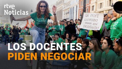Docentes madrileños cumplen tercera semana de huelga indefinida