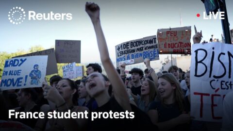 Estudiantes franceses mantienen bloqueos en liceos