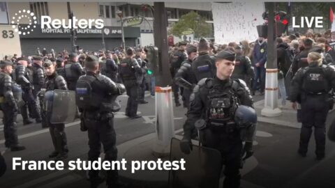 Estudiantes marchan en París por mejores condiciones escolares