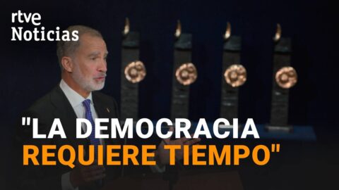 Felipe VI defiende la democracia como proceso que requiere tiempo
