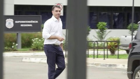 Flávio Bolsonaro habría huido a EE.UU. tras perder con Lula