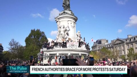 Francia se prepara para nuevas protestas con apoyo militar