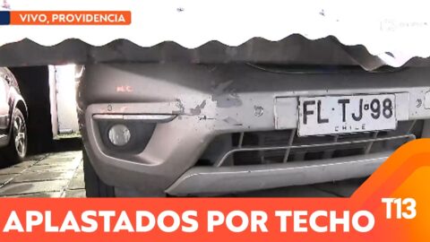 Granizo derriba un techo y aplasta autos