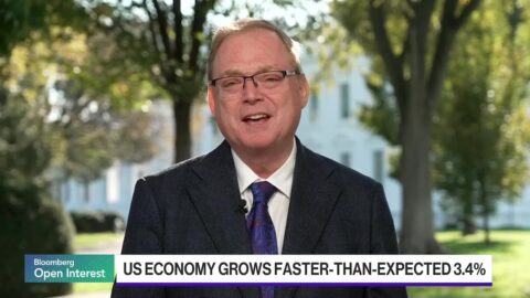 Hassett prevé que la Fed suba tasas si la inflación de octubre es alta