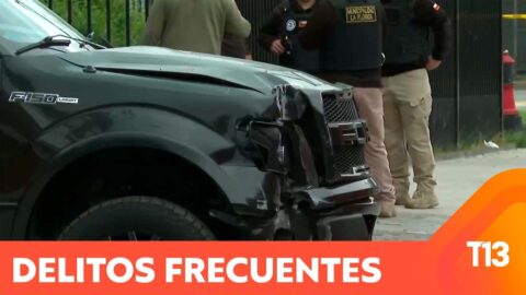 Hombre baleado mientras comía dentro de un vehículo