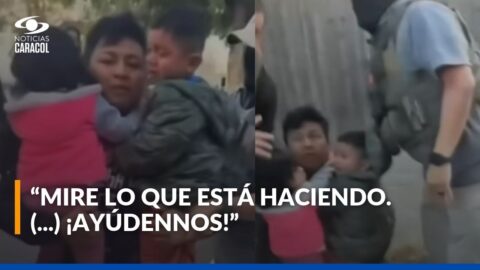 ICE intenta detener a migrante que cargaba a sus dos hijos