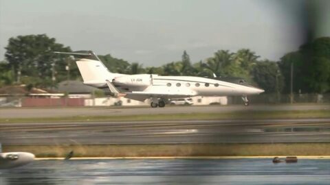 Intermediario de EEUU pagó vuelo de huida de Flávio Bolsonaro