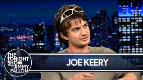 Joe Keery recuerda un incidente en el baño durante una función