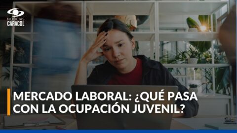 Jóvenes colombianos con título y sin empleo: qué falla