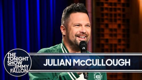 Julian McCullough habla de su gira con Nate Bargatze y de las ratas de Nueva York