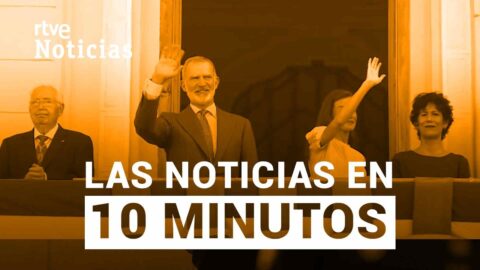Los reyes visitan Melilla y Colau ofrece dejar su candidatura
