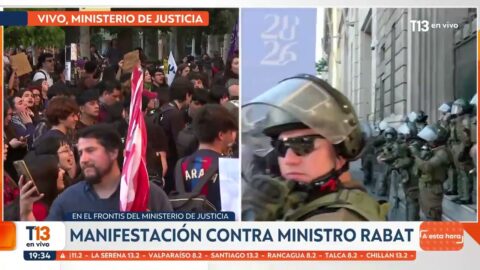 Manifestantes llegan al Ministerio de Justicia contra Rabat