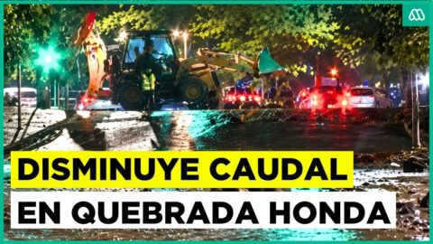 Maquinaria reduce el caudal de Quebrada Honda en Las Condes