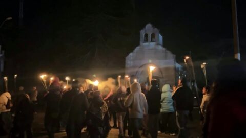 Marcha de antorchas en Villa La Paz por sus fundadores piamonteses