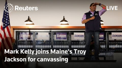 Mark Kelly acompaña a Troy Jackson en campaña en Maine