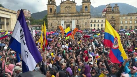 Miles marchan en Colombia contra el gobierno de De la Espriella