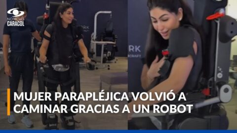 Mujer paralizada por diez años vuelve a caminar con exoesqueleto