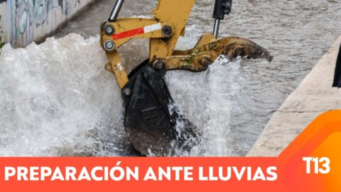 Orrego detalla obras en quebradas de la RM