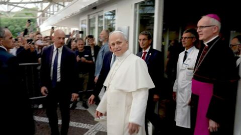 Papa León XIV deja el Gemelli y vuelve al Vaticano