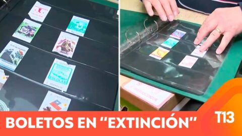 Pasajeros reúnen boletos de micros previo a su retiro en diciembre