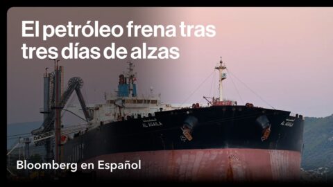 Petróleo frena tras tres jornadas de alzas por Medio Oriente