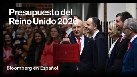 Reino Unido presenta presupuesto con impuesto a bancos y gasto en defensa