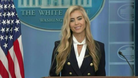 Renuncia la portavoz de la Casa Blanca Katie Zacharia
