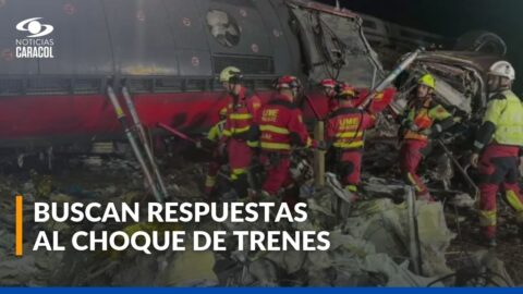 Rescatistas siguen buscando cuerpos tras choque de trenes en Toledo