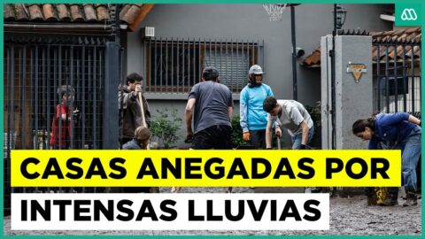 Sistema frontal inunda calles y viviendas en Ñuñoa