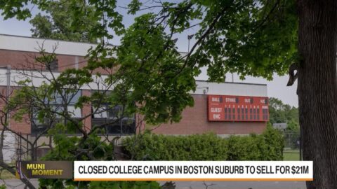Suburbio de Boston planea comprar campus universitario cerrado