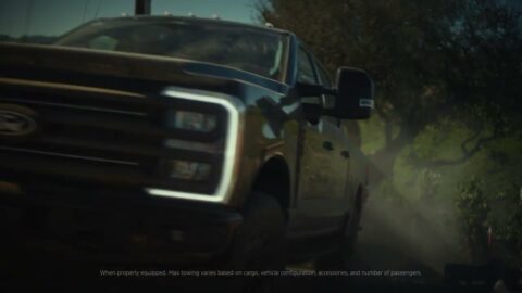 Super Duty Carhartt en la cosecha de un viñedo en California