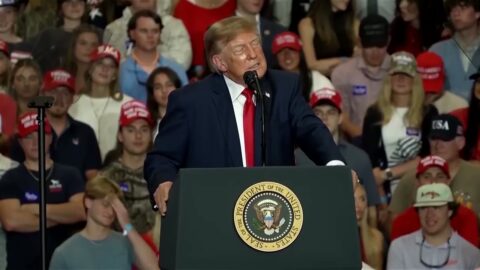 Trump dice que Google se negó a renombrar el océano Atlántico