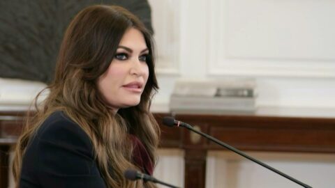 Trump pide la renuncia de su embajadora en Grecia