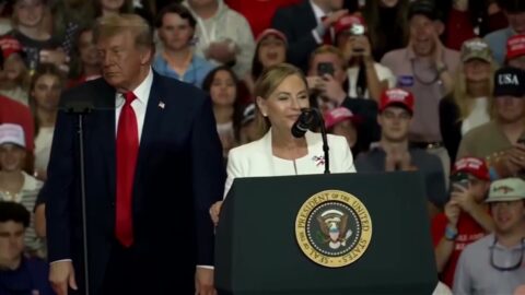 Trump respalda a republicanos en disputas por el Senado de EEUU