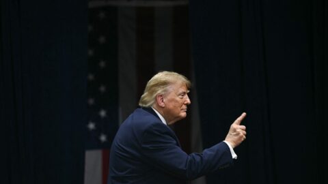 Trump se involucra en las últimas semanas de las legislativas de EE.UU.