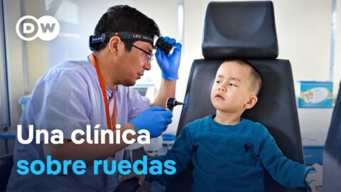 Un tren sanitario recorre las zonas remotas de Kazajistán