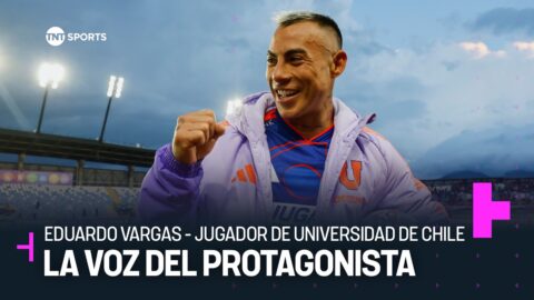 Vargas marca tres goles y Universidad de Chile golea a Everton