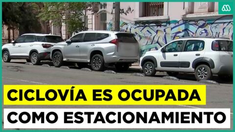 Vehículos ocupan ciclovía frente al Hospital San José en Independencia