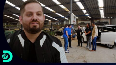Voz de Mando lleva un pedido especial al taller de Martín Vaca